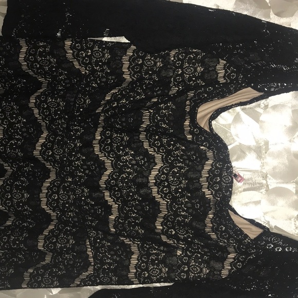 Dress - Picture 2 of 4